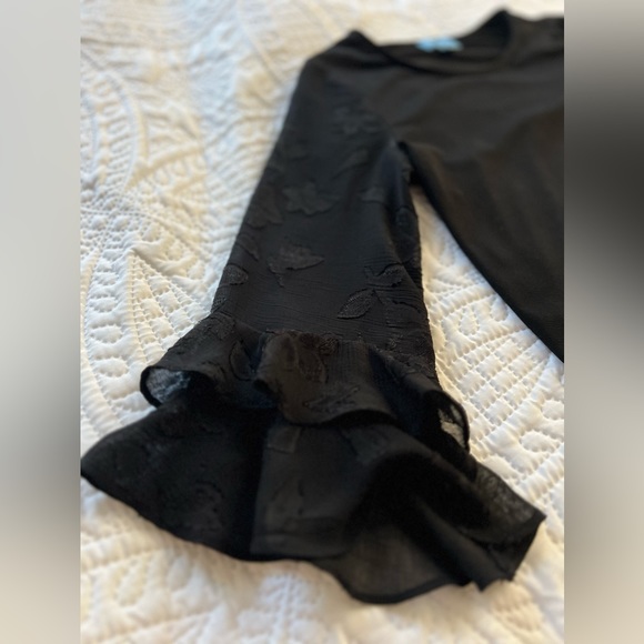 Cece quarter sheer sleeve detailed top - Picture 3 of 3